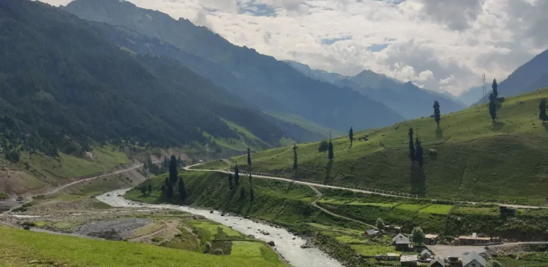 Complete Kashmir Tour Package with Doodhpathri