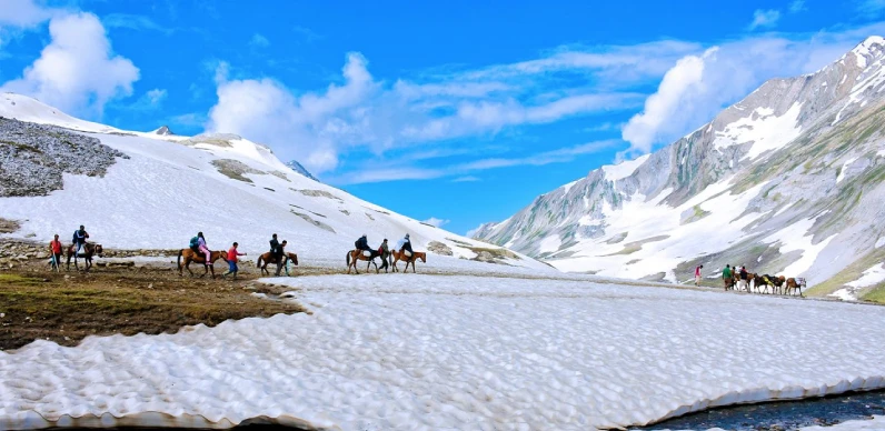 Complete Kashmir Tour Package with Doodhpathri